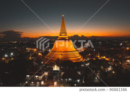Aerial view of Phra Pathom Chedi biggest stupa in Nakhon Pathom, Thailand Aerial view of Phra Pathom Chedi biggest stupa in Nakhon Pathom, Thailand 90881386