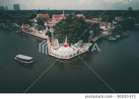 Aerial view of Wat Poramai Yikawat or wat Paramaiyikawat in Koh Kret, Nonthaburi, Thailand 90881433