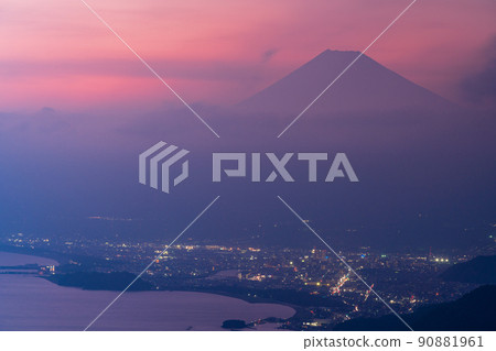 (Shizuoka Prefecture) Sunset during the rainy season Fuji 90881961