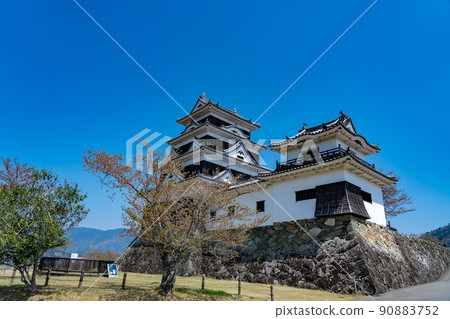 愛媛縣大洲市春天小津城樓、弘番塔和石垣島 90883752