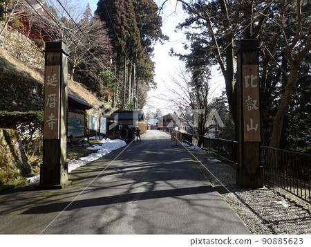 延歷寺由東塔、西塔和橫河組成，是滋賀縣大津市坂本町比叡山山區約100鬥的總稱。 90885623