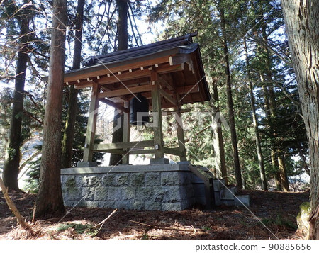 延歷寺由東塔、西塔和橫河組成，是滋賀縣大津市坂本町比叡山山區約100鬥的總稱。 90885656