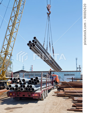 loading of steel products and tubes with crane 90892620