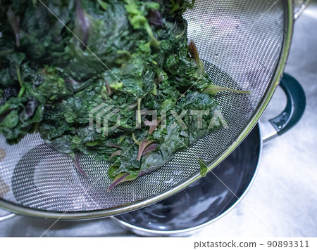 如何製作紫蘇汁 如何製作紫蘇汁 90893311