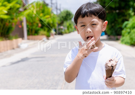 ice, eat, child 90897410