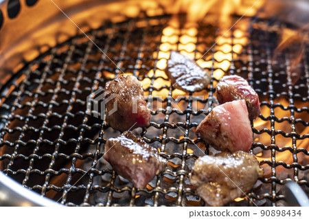 烤肉圖片 炭烤 BBQ 烤肉 網烤排骨 大理石牛肉 牛肉 熱量 90898434