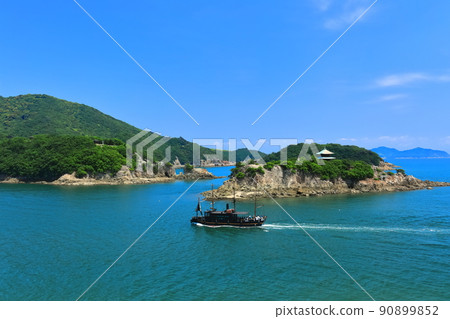 [Hiroshima Prefecture] Fine weather Heisei Iroha Maru and Benten Island (Tomonoura) 90899852
