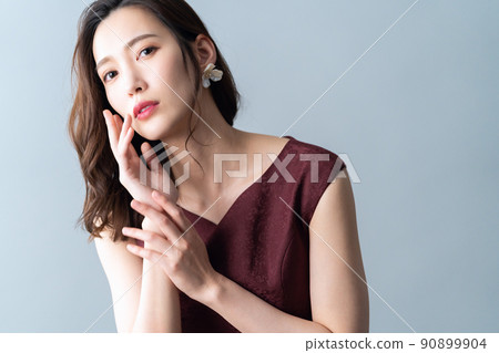 Female beauty beauty make-up 90899904