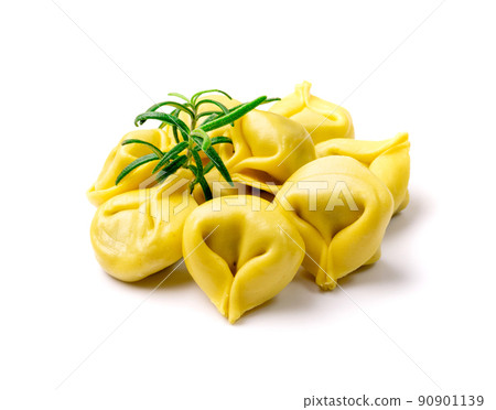 Tortellini, Agnolotti, Cappelletti Isolated 90901139