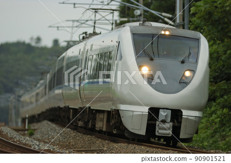 北陸本線細羅木蘆原溫泉JR西683系列T21+T34+T11編隊(金澤)雷鳥 北陸本線細羅木蘆原溫泉JR西683系列T21+T34+T11編隊(金澤)雷鳥 90901521