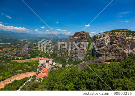 希臘邁泰奧拉岩石峭壁上的盧薩努修道院和聖尼古拉斯阿納帕胡薩斯修道院 希臘邁泰奧拉岩石峭壁上的盧薩努修道院和聖尼古拉斯阿納帕胡薩斯修道院 90903256