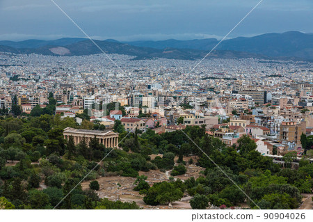 從希臘雅典的 Areopagus 山看古阿戈拉的赫帕伊斯托斯神廟和城市景觀 從希臘雅典的 Areopagus 山看古阿戈拉的赫帕伊斯托斯神廟和城市景觀 90904026
