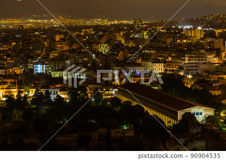 從希臘雅典的 Areopagus 山看夜景 從希臘雅典的 Areopagus 山看夜景 90904535