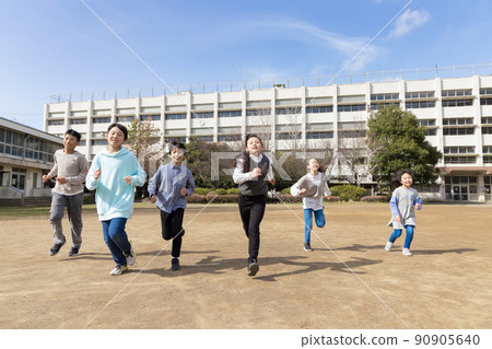 小學生跑 小學生跑 90905640