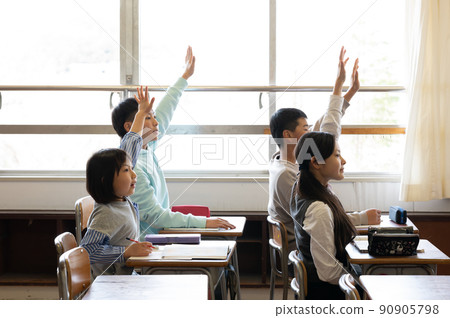 小學生舉手提問 小學生舉手提問 90905798