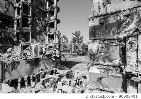 Borodyanka, Ukraine - a destroyed building during the war, black and white photo Borodyanka, Ukraine - a destroyed building during the war, black and white photo 90908401