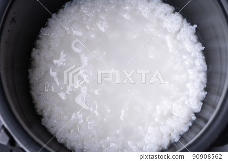 剛煮好的白粥 90908562