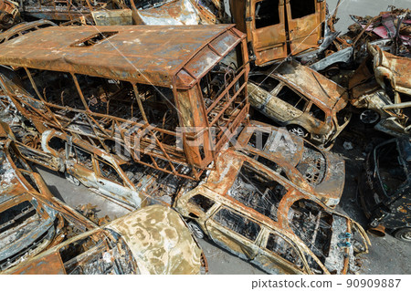War in Ukraine: a dump of shot and burned cars in Irpin, Bucha district War in Ukraine: a dump of shot and burned cars in Irpin, Bucha district 90909887
