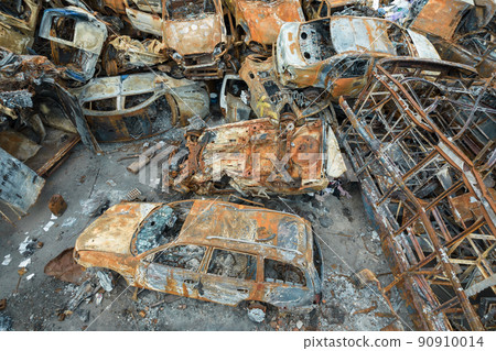 War in Ukraine: a dump of shot and burned cars in Irpin, Bucha district War in Ukraine: a dump of shot and burned cars in Irpin, Bucha district 90910014