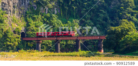 岩戶的風景“百枝隧道和百枝鐵道大橋(岩戶鐵道大橋)”秋天的四季風景 岩戶的風景“百枝隧道和百枝鐵道大橋(岩戶鐵道大橋)”秋天的四季風景 90912589