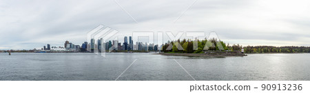 Panoramic View of Coal Harbour, Canada Place and Stanley Park. 90913236