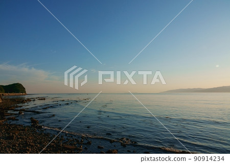 Low tide coast evening view / summer / 210530PM 90914234