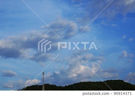 午後夏日天空中的雲山·210721PM 午後夏日天空中的雲山·210721PM 90914371