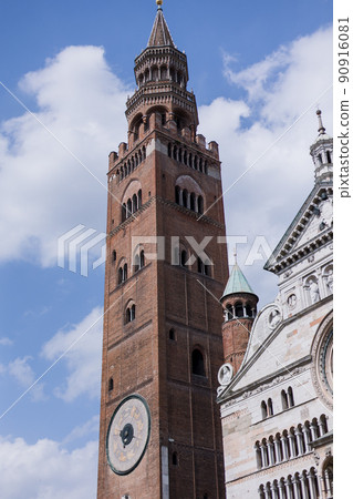 high clock tower, beautiful architecture of the italian city 90916081