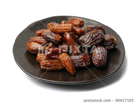Big Dates Isolated. Date Palm Fruits 90917105
