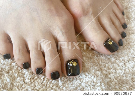 Black foot nails 90920987