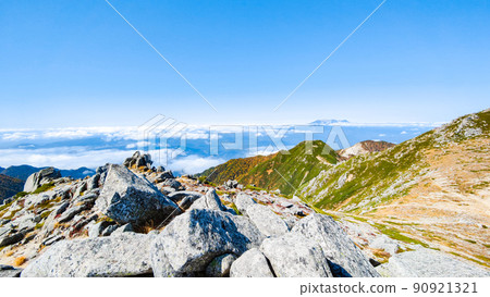 Autumn Kisokoma-dake trekking (view from Nakadake to Mt. Ontake) 90921321