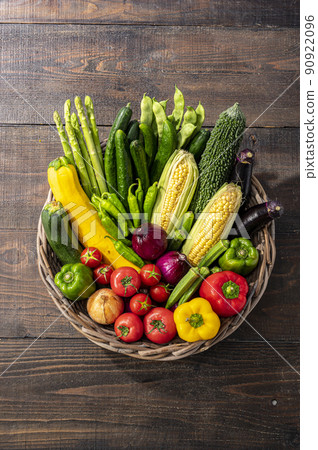 Summer vegetables in a basket 90922096
