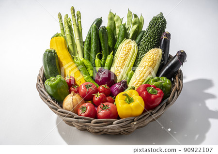 Summer vegetables in a basket 90922107