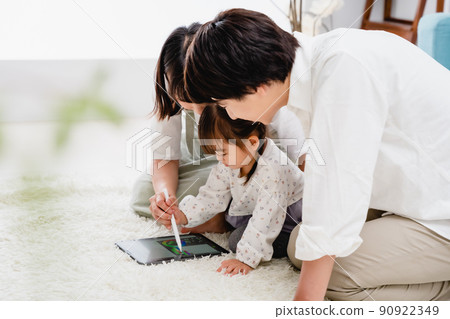 Parent and child tablet drawing 90922349