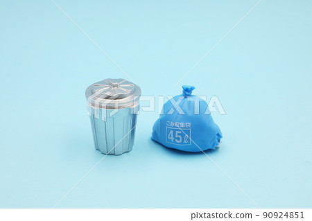 Trash bin and garbage bag Trash bin and garbage bag 90924851