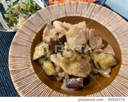 Stir-fried eggplant and pork with miso (home-style dish) 90926734