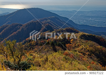 Tanzawa Omote Ridge of Autumn Leaves, Sannoto and the Shining Shonan Sea Tanzawa Omote Ridge of Autumn Leaves, Sannoto and the Shining Shonan Sea 90927122