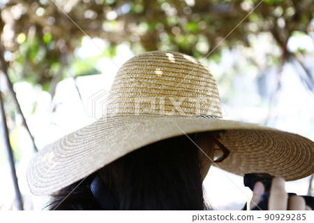 straw hat girl straw hat girl 90929285