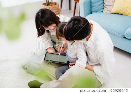 Parent and child tablet drawing Parent and child tablet drawing 90929945