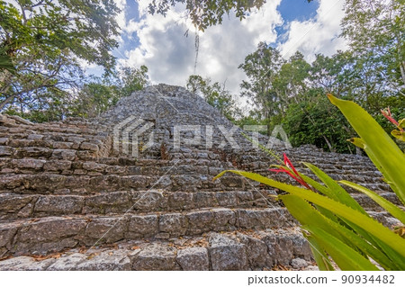 Picture of a historic pyramid in the Mexican Inca city of Coba 90934482