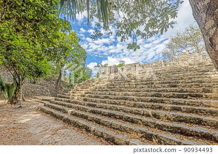 Picture of a historic pyramid in the Mexican Inca city of Coba 90934493