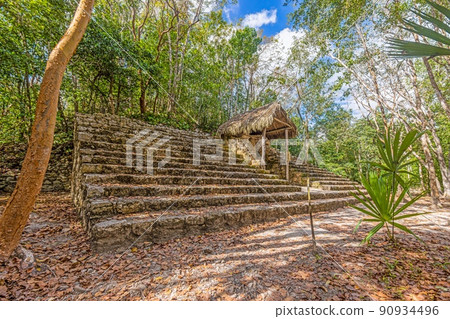Picture of a historic pyramid in the Mexican Inca city of Coba 90934496