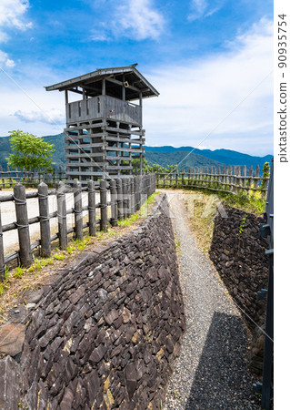 Masonry and turret (vertical) 90935754