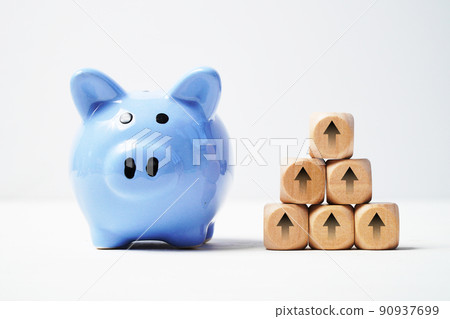 Growth concept. Piggy bank and cubes with up arrows. Accumulation of money. 90937699