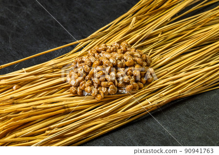 納豆與秸稈納豆日本食品 納豆與秸稈納豆日本食品 90941763
