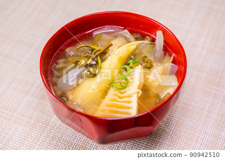 Wild vegetable miso soup Wild vegetable miso soup 90942510