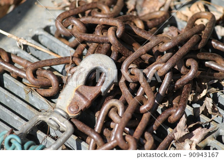 生鏽的鏈條 90943167