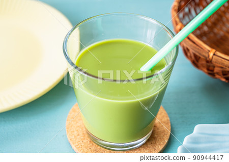 Cold matcha latte Cold matcha latte 90944417