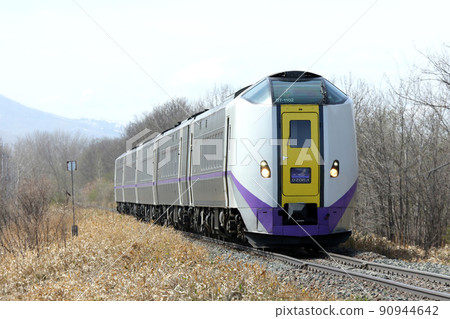 Limited express Ozora running in the Tokachi region in spring Ozora Nemuro Main Line Sekisho Line Kiha 261 Limited express Ozora running in the Tokachi region in spring Ozora Nemuro Main Line Sekisho Line Kiha 261 90944642