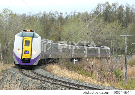 Limited express Ozora running in the Tokachi region in spring Ozora Nemuro Main Line Sekisho Line Kiha 261 Limited express Ozora running in the Tokachi region in spring Ozora Nemuro Main Line Sekisho Line Kiha 261 90944644